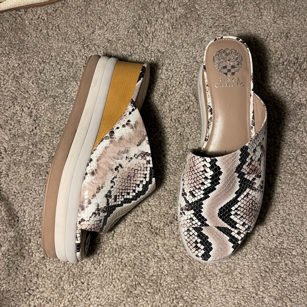 Vince Camuto Pendrea Platform Slide Wedge Sandal - Picture 9 of 10